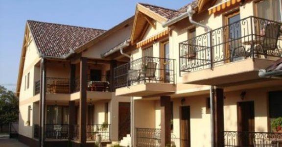Mediterran Apartman Es Vendeghaz Hajdúszoboszló Kültér fotó