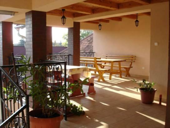 Mediterran Apartman Es Vendeghaz Hajdúszoboszló Kültér fotó