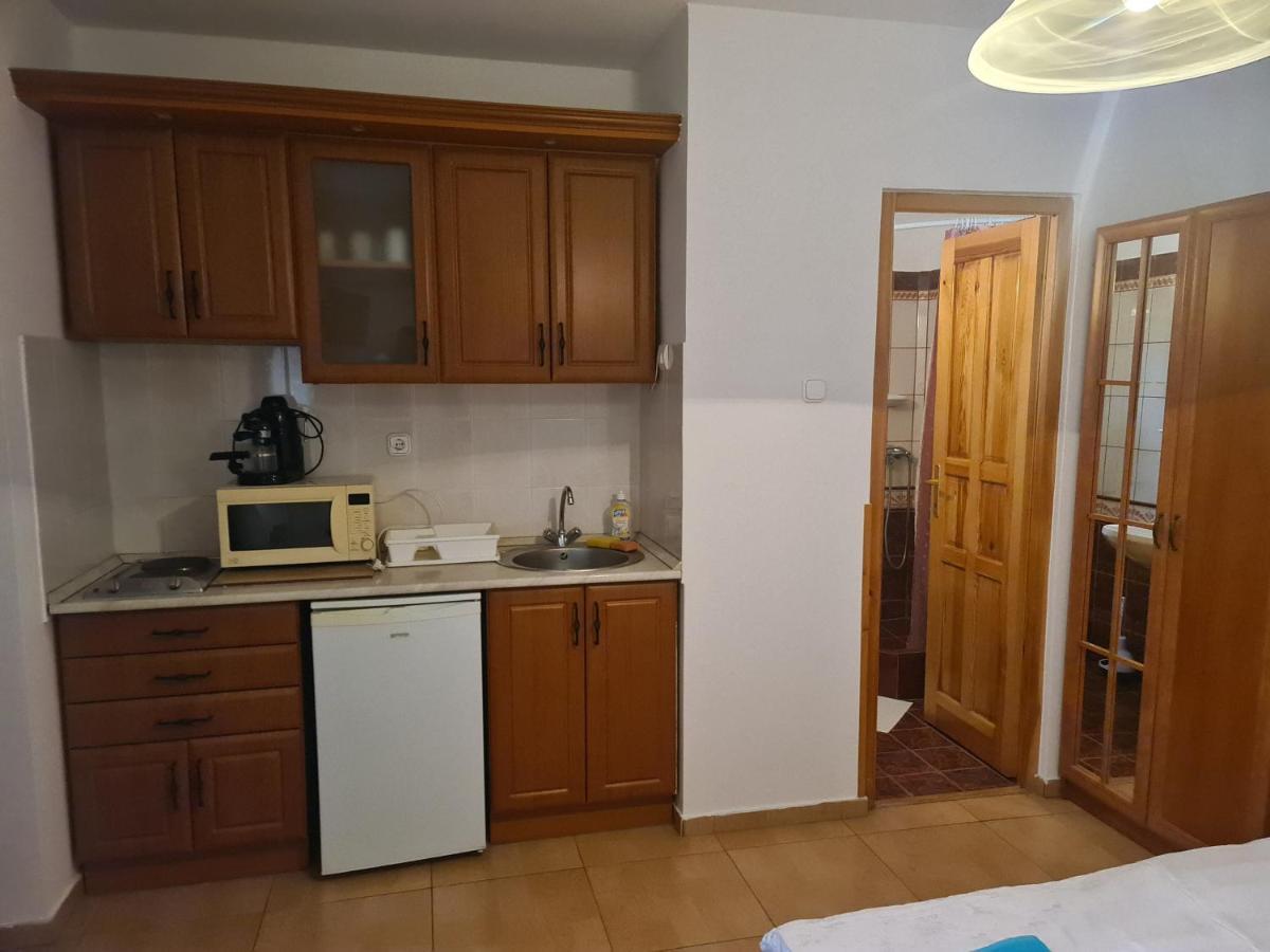 Mediterran Apartman Es Vendeghaz Hajdúszoboszló Kültér fotó