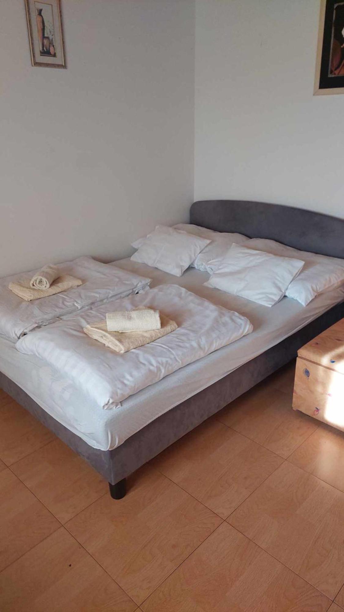 Mediterran Apartman Es Vendeghaz Hajdúszoboszló Kültér fotó